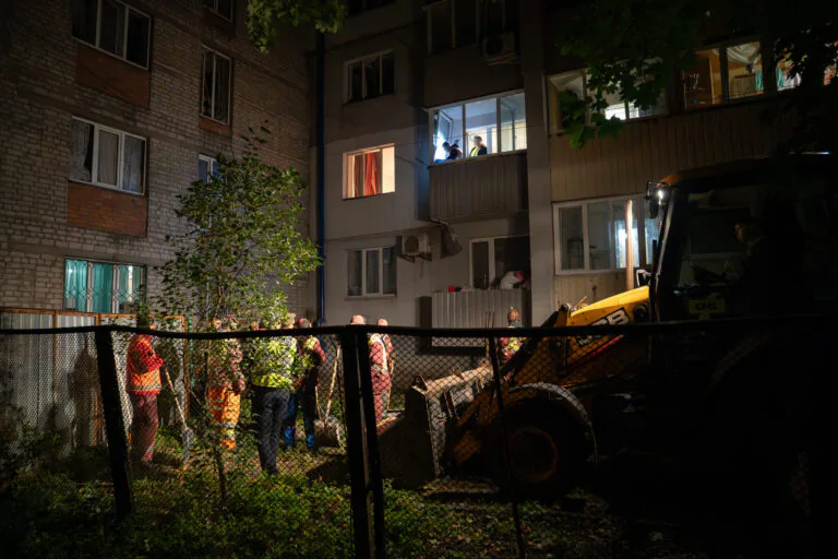 Russian hits Kharkiv with Banderol missiles, kills 1, injures 8 people in double-tap strike (in photos)