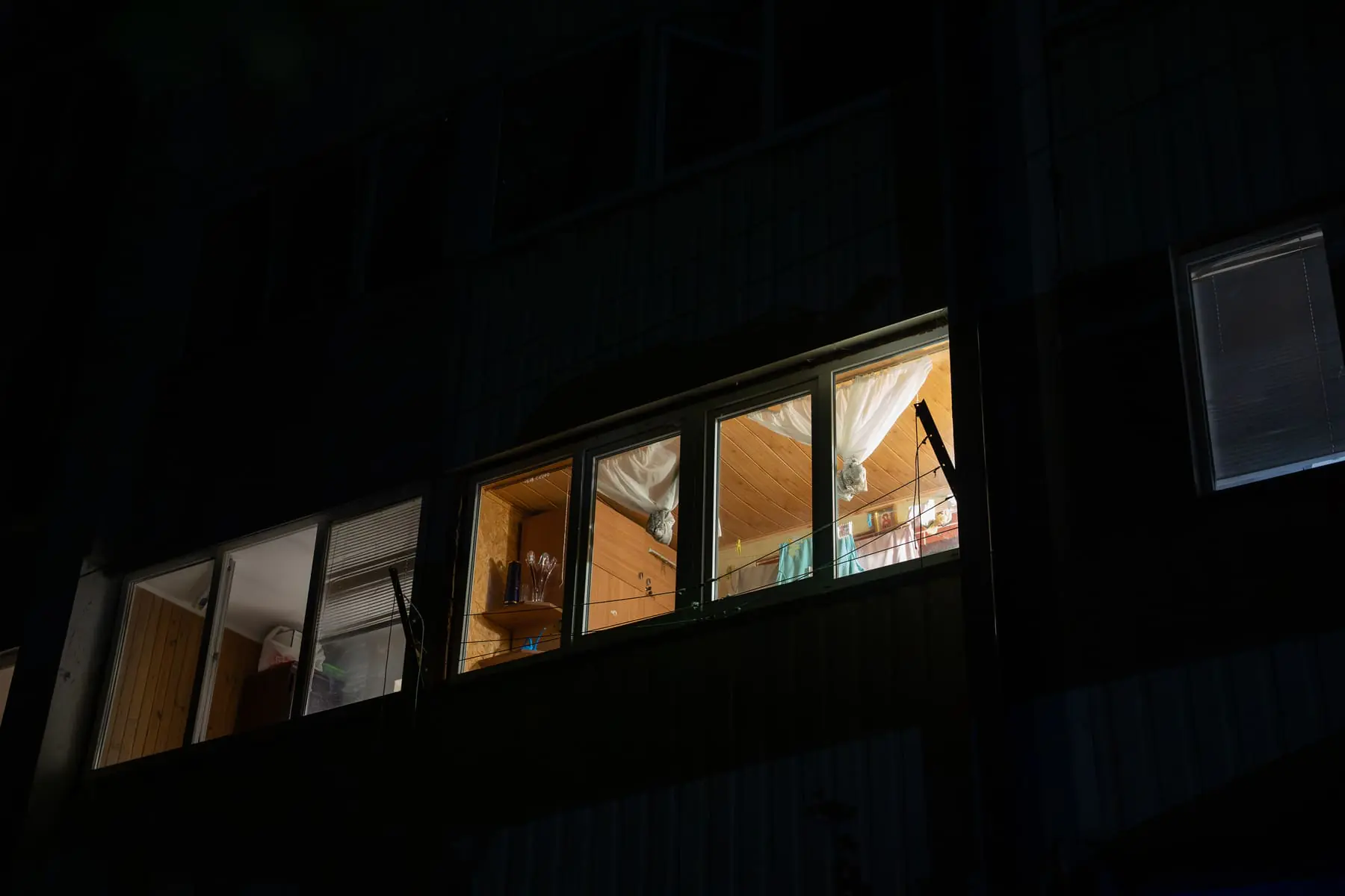 Windows, blown out by the Russian Banderol attack on Kharkiv on Oct. 4, 2026 / Photo: Miia Kliushnykova, Gwara Media