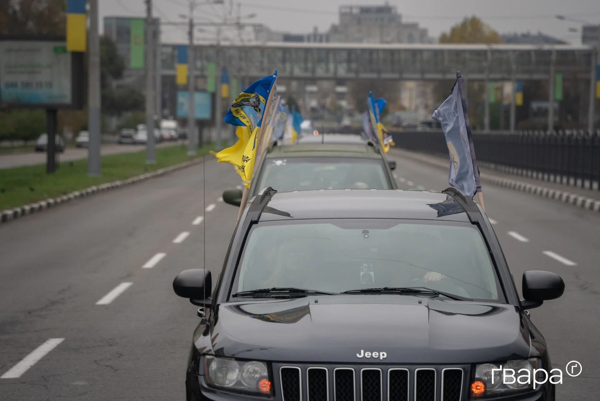 зображення до посту: У Харкові провели автопробіг на честь сімох загиблих бійців 113-ї бригади ТрО &mdash; фото