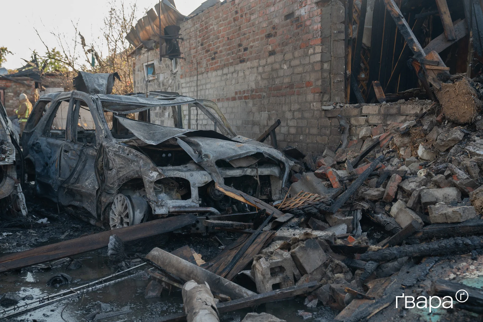 зображення до посту: Наслідки авіаудару по Немишлянському району Харкова: загинула жінка, восьмеро людей постраждали &mdash; фото