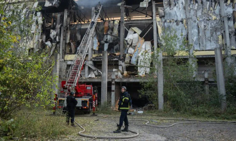 At least 6 killed, 59 injured in Russian bombardment of Kharkiv — rescue operation is ongoing (in photos)