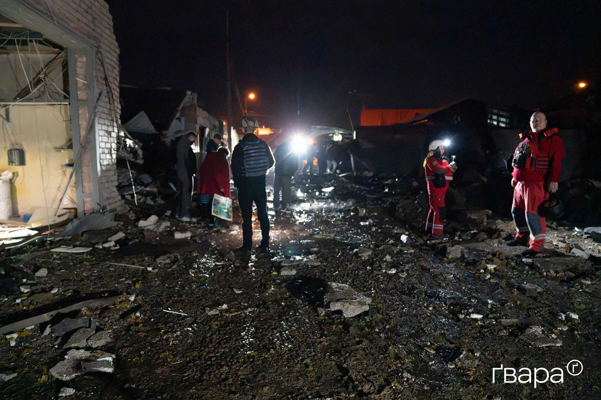зображення до посту: Росіяни вдарили по Новобаварському району Харкова: двоє загиблих, четверо постраждалих &mdash; фото
