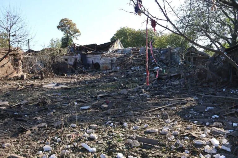 На Лозівщині через обстріли РФ пошкоджено та зруйновано понад 50 приватних будинків