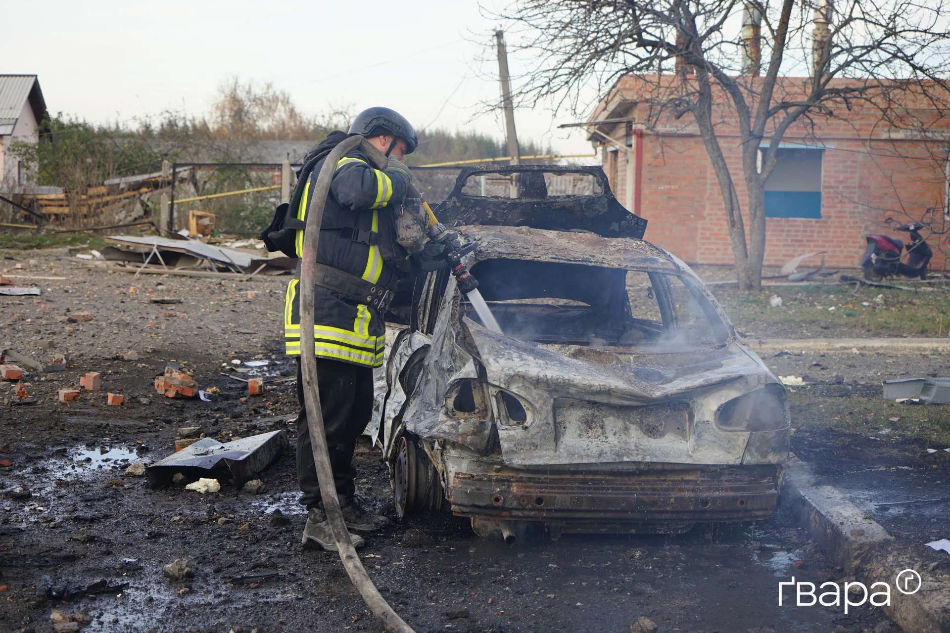зображення до посту: Наслідки російської атаки по багатоповерхівці в Ізюмі: постраждали щонайменше тринадцять людей &mdash; фото