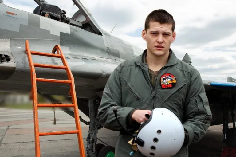 Russian forces kill Ukrainian pilot during air battle