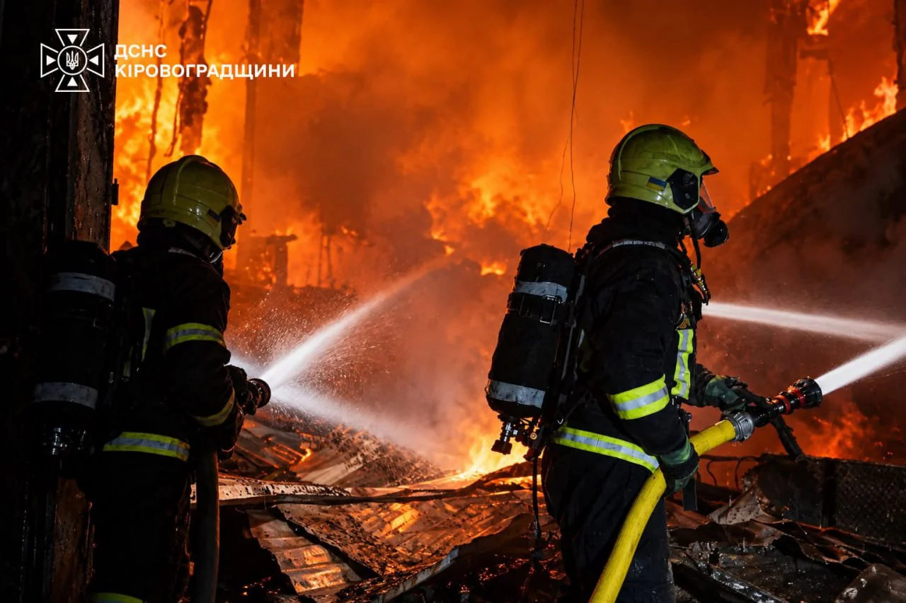 Firefighters tackle blaze after Russian drone attack / Photo: State Emergency Service of Kirovohrad oblast