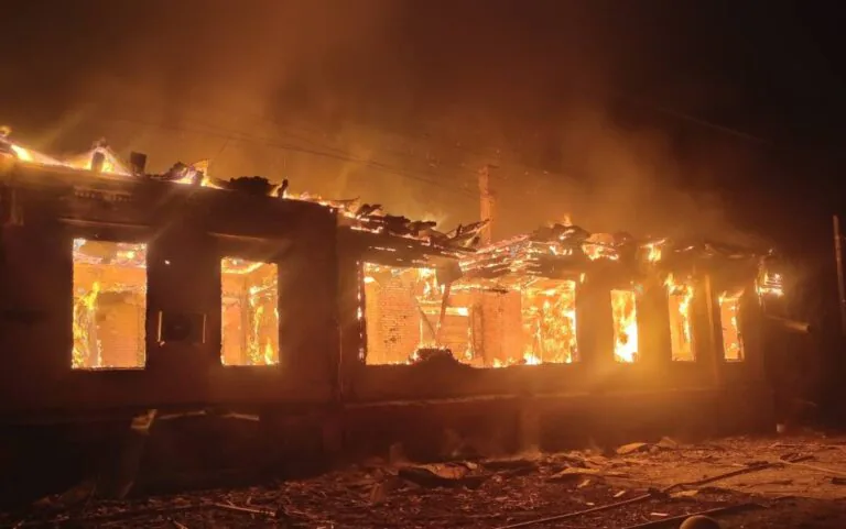 За добу росіяни обстріляли Ізюм, Чугуїв та Нову Водолагу: є загиблі та постраждалі