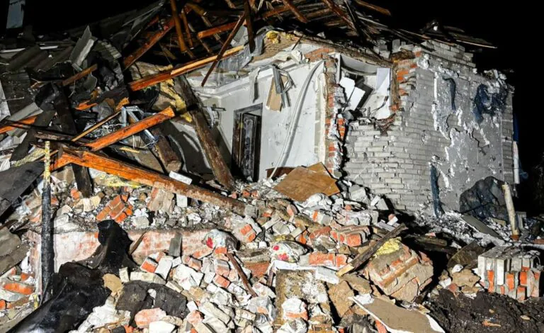 У ДСНС показали наслідки російського обстрілу в Коротичі